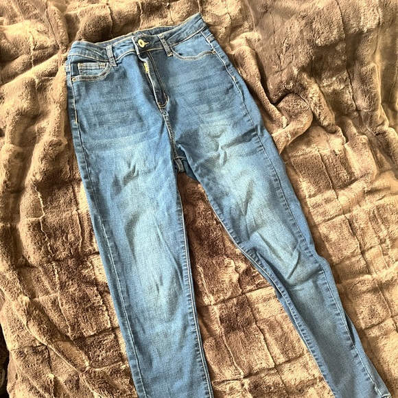 Skinny Jean - Picture 2 of 3